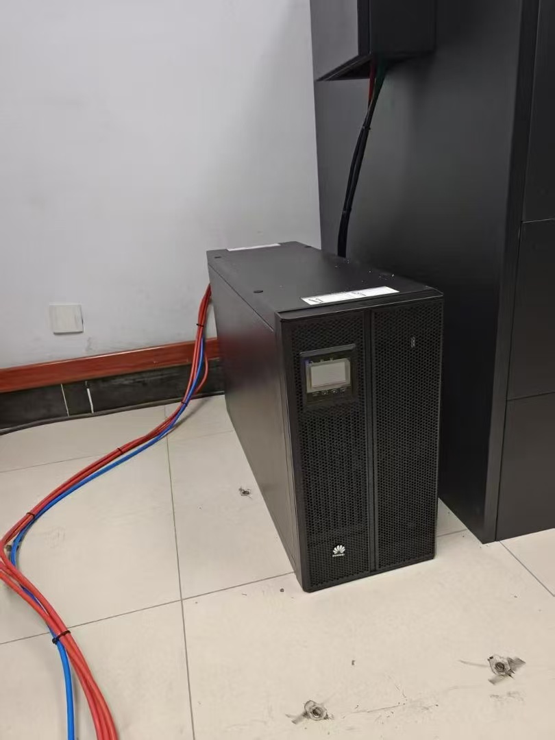 华为UPS5000-A-40KTTL 延时2小时 配瑞物电池